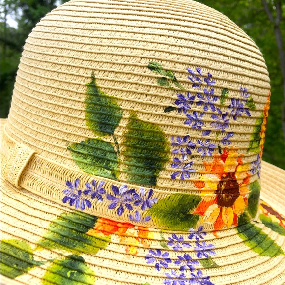 Hand painted bucket hat - Picture 3 of 4